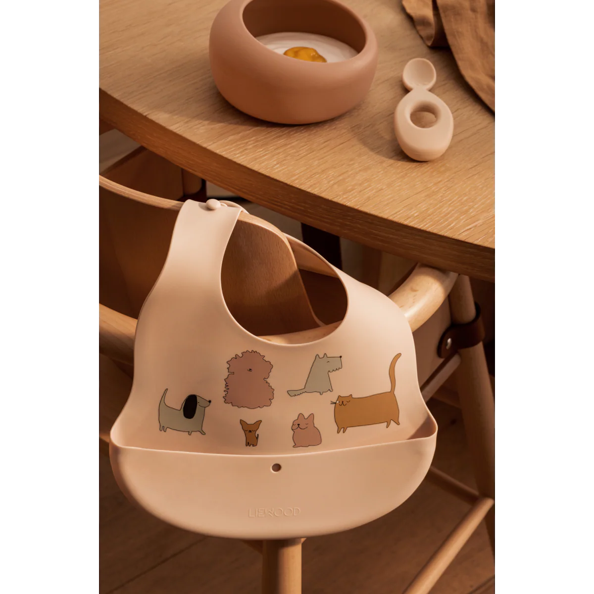 Pack 2 baberos silicona Tilda Liewood Cats and Dogs / Sandy