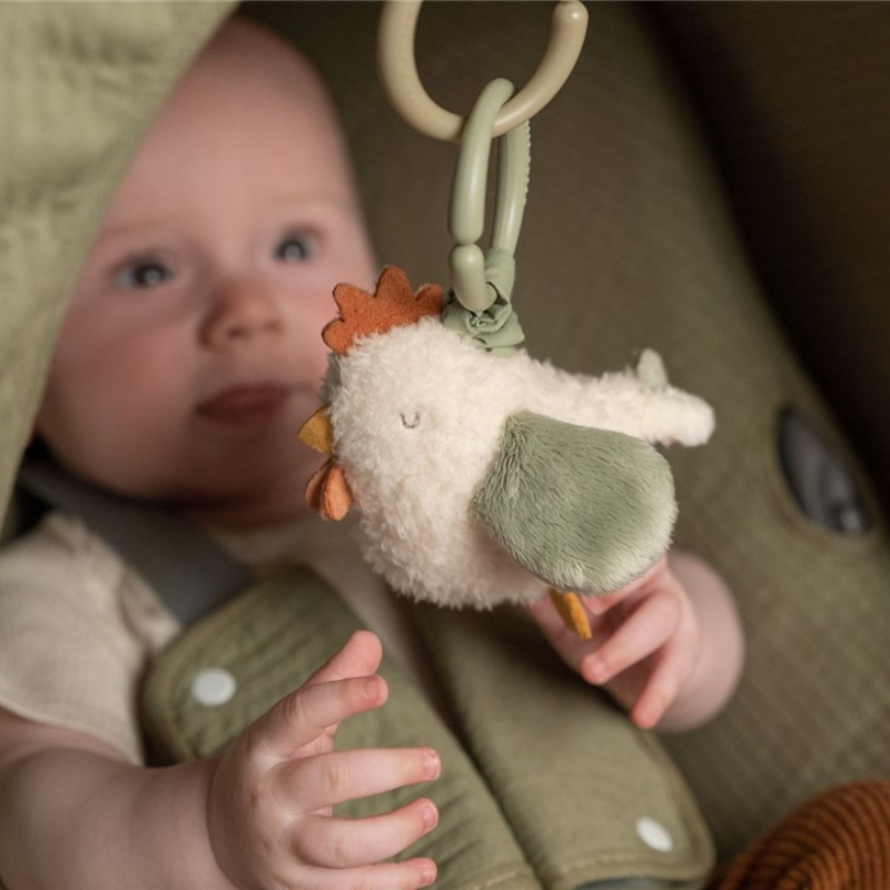 Gallinita Pull and Shake Pequeña Granja Little Dutch