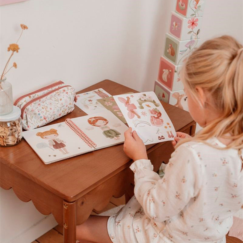Libro viste a Rosa Little Dutch - Fairy Garden