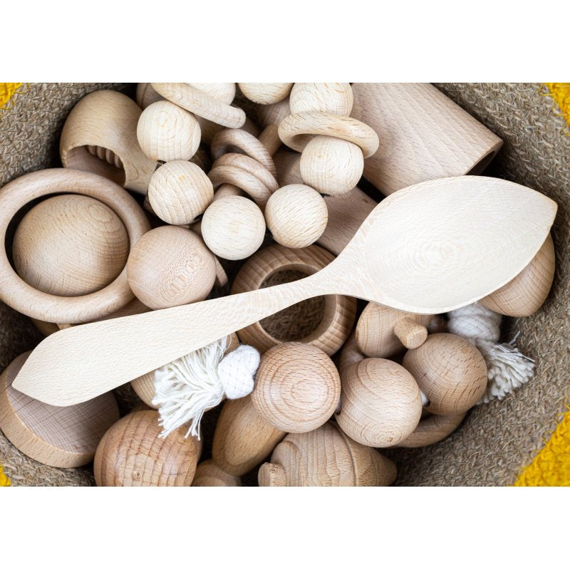 Juego heurístico. Cuchara de madera pequeña