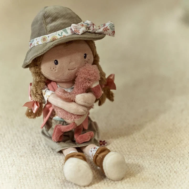 Muñeca blandita Little Dutch - Rosa Exploradora