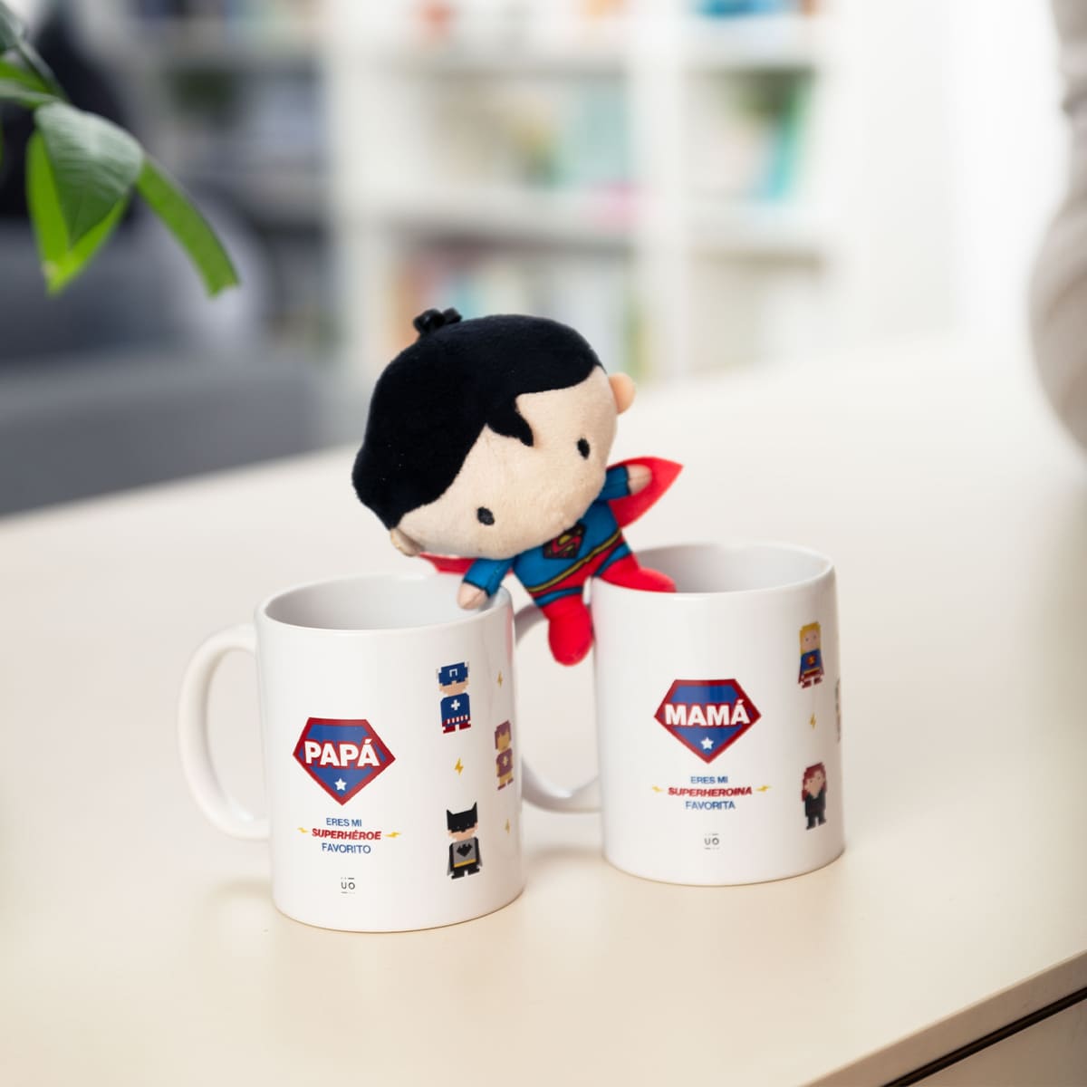 Taza “Mamá, eres mi súper heroína favorita”