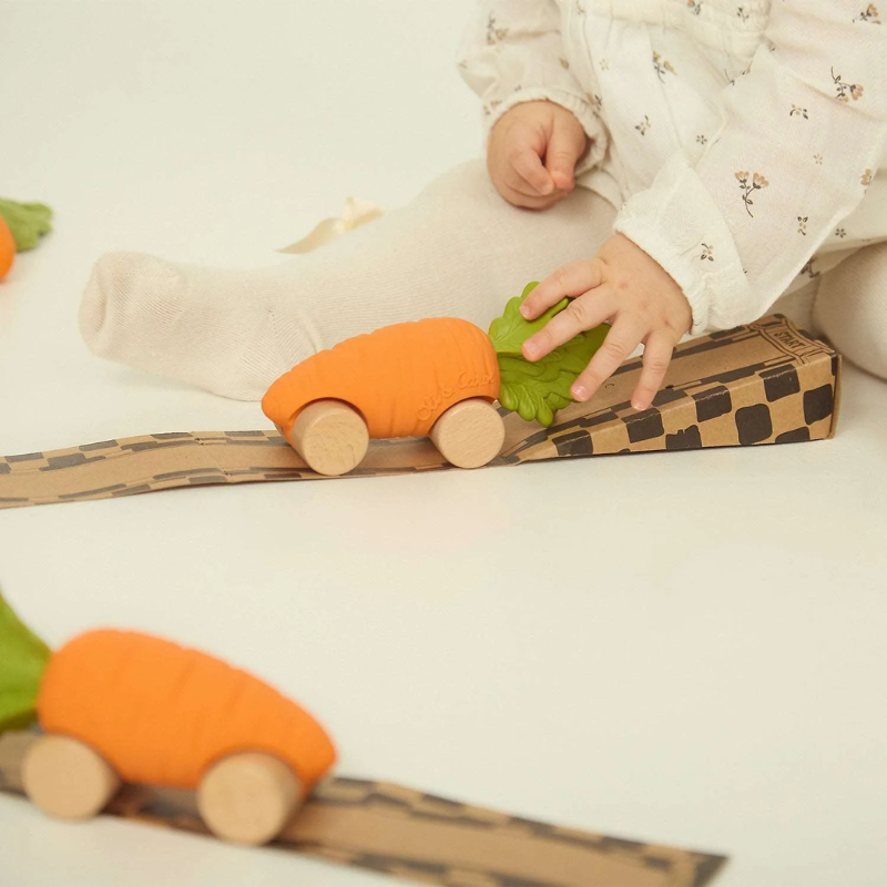 Mordedor Oli & Carol Cathy the Carrot Car