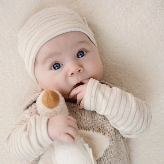 Gorro bebé Little Dutch - Rayas beige