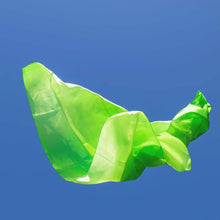 Cargar imagen en el visor de la galería, Pañuelo de seda 100% Play Silkies
